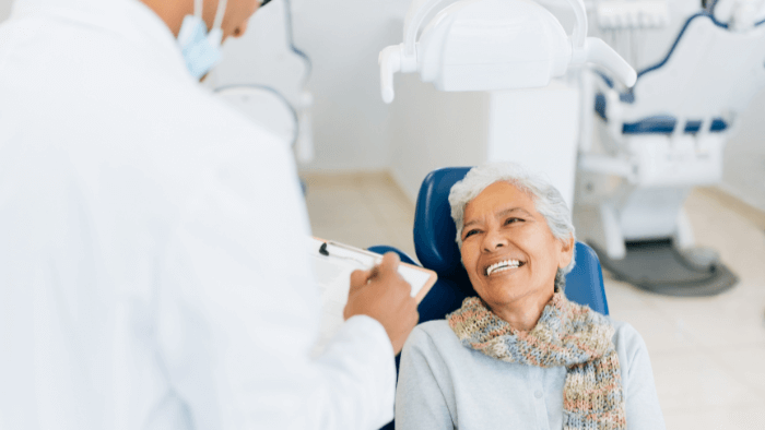 Un paziente che riceve consigli sulle cure alt